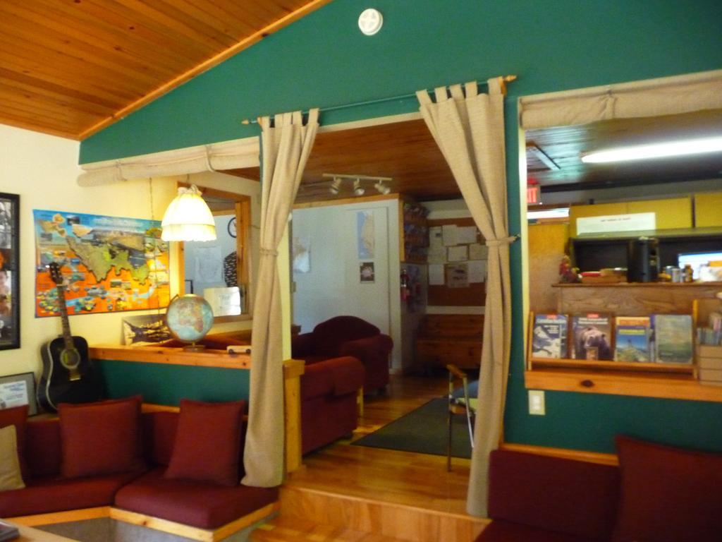 Hi Castle Mountain - Hostel Extérieur photo