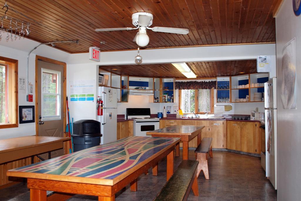 Hi Castle Mountain - Hostel Extérieur photo